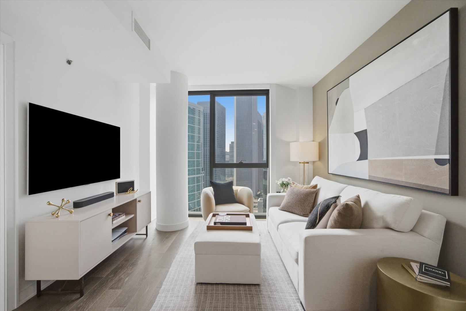 211 N Harbor Drive Unit: 3605