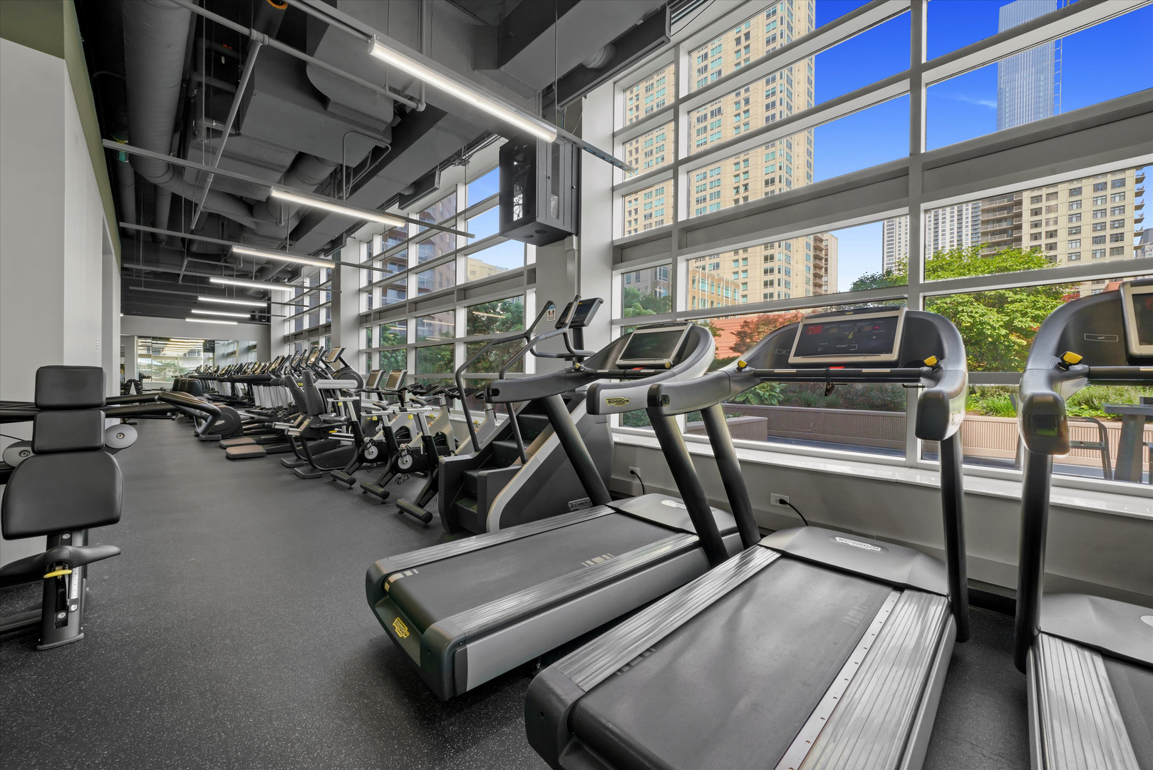 545 N Dearborn Street Unit: 2607