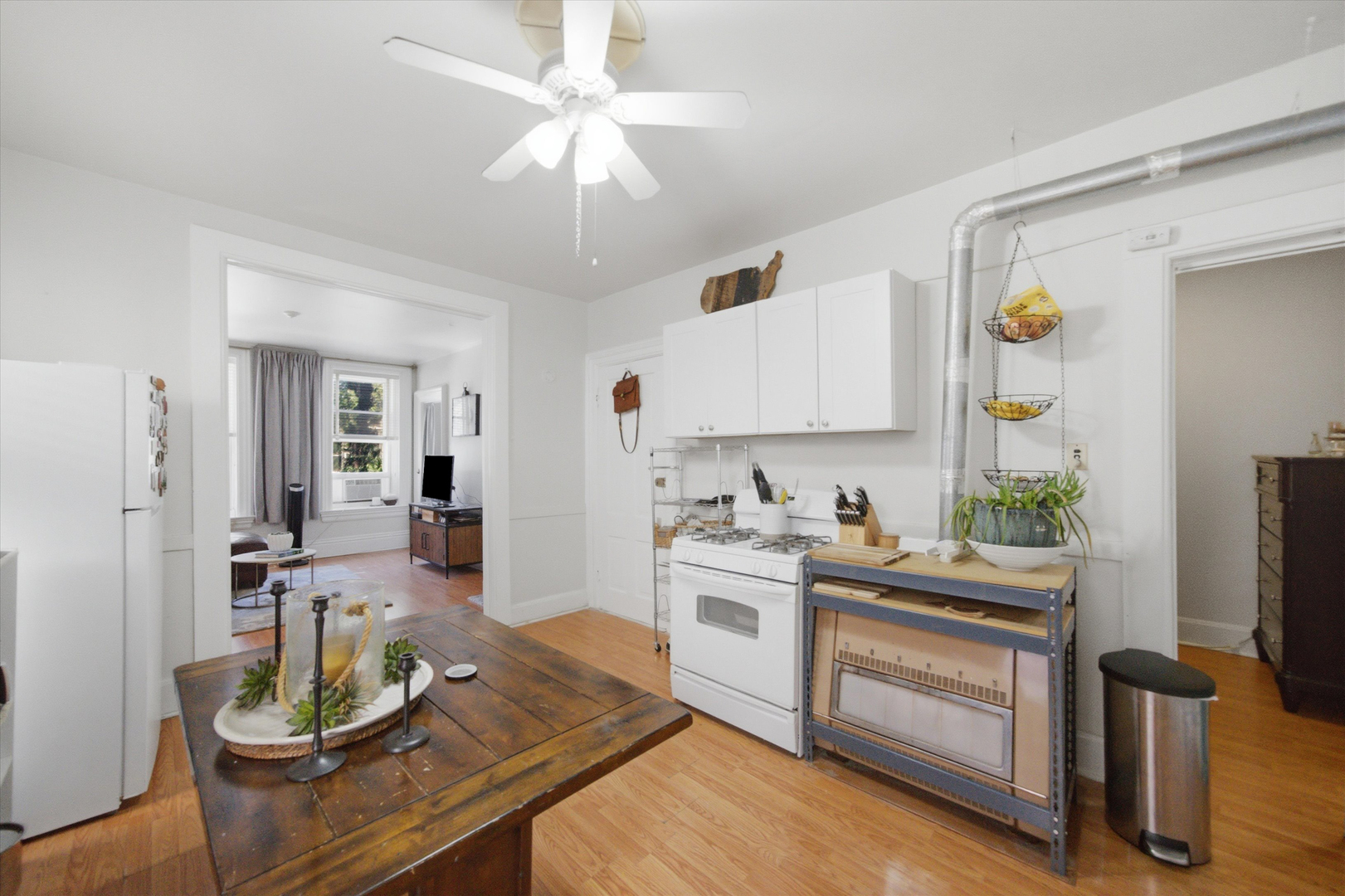 1433 W Superior Street