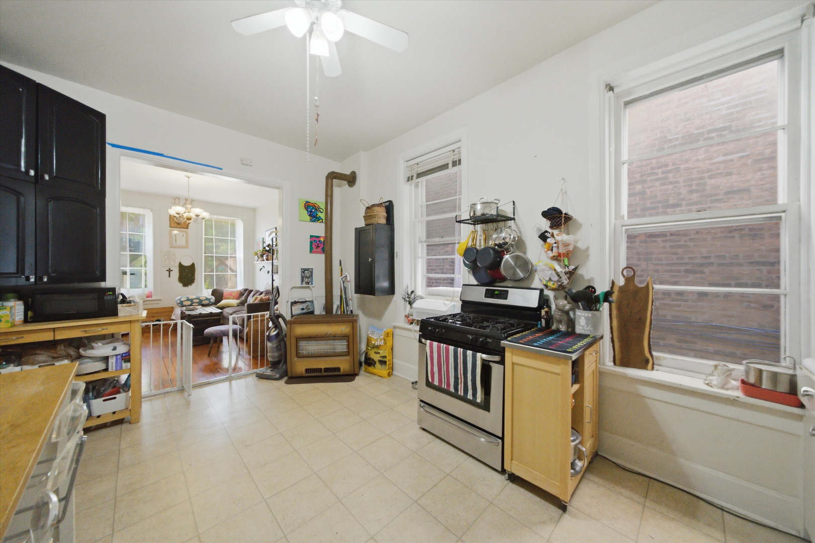 1433 W Superior Street