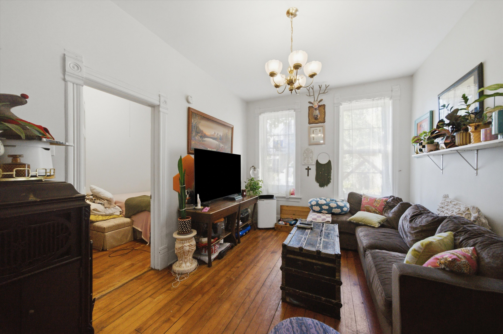 1433 W Superior Street