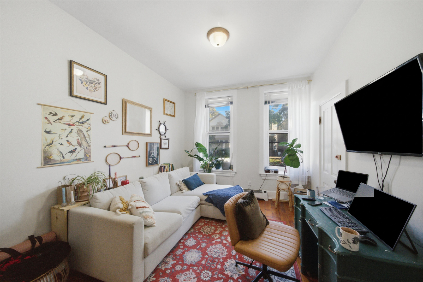 1433 W Superior Street