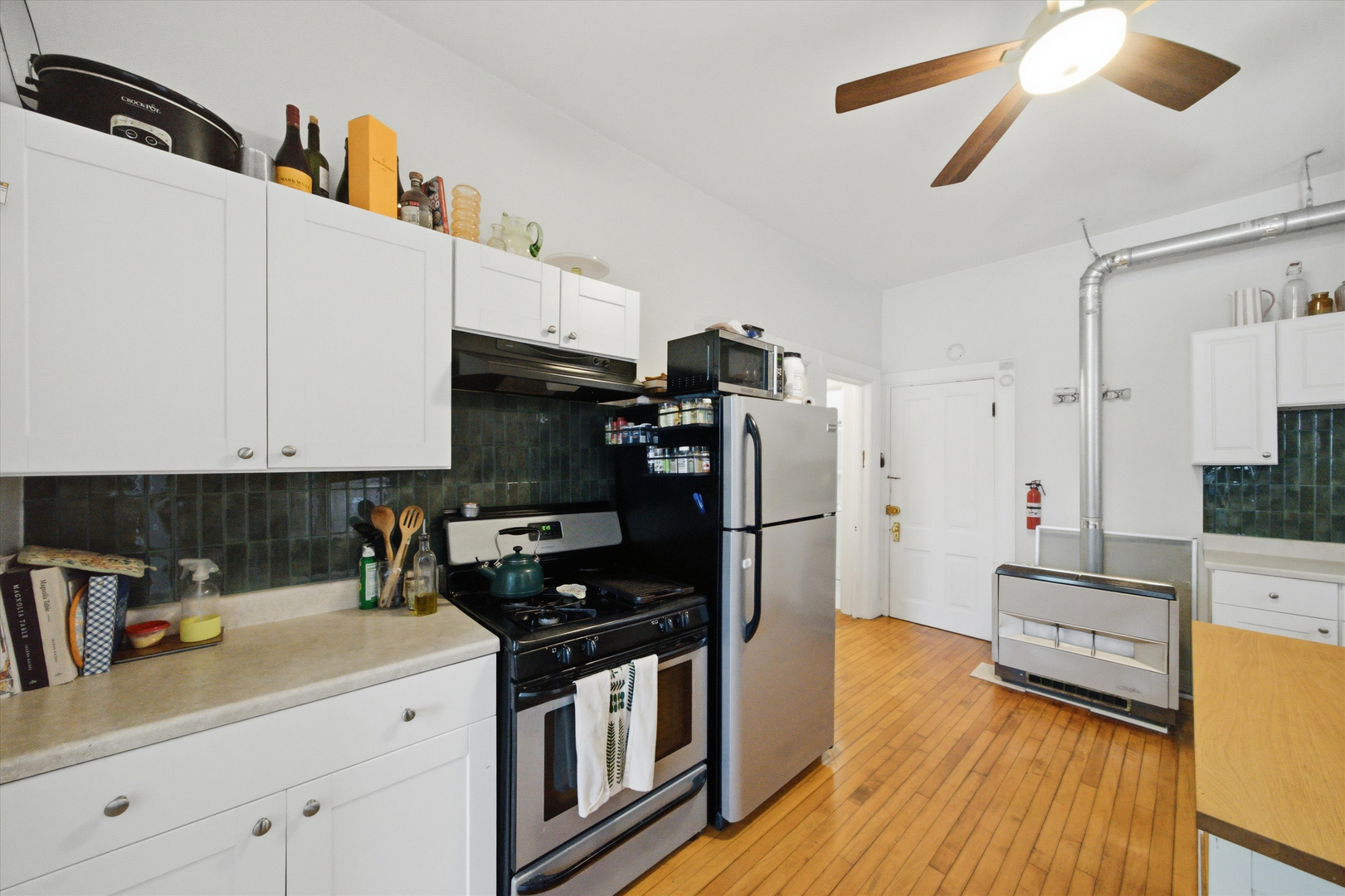 1433 W Superior Street