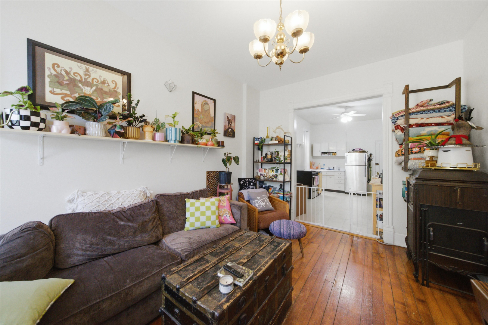 1433 W Superior Street