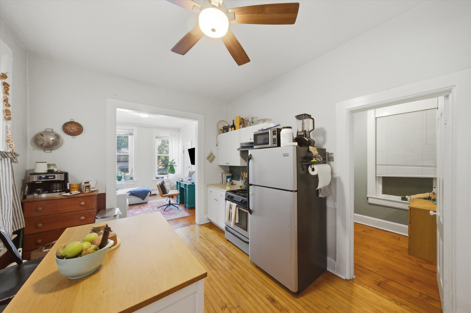 1433 W Superior Street