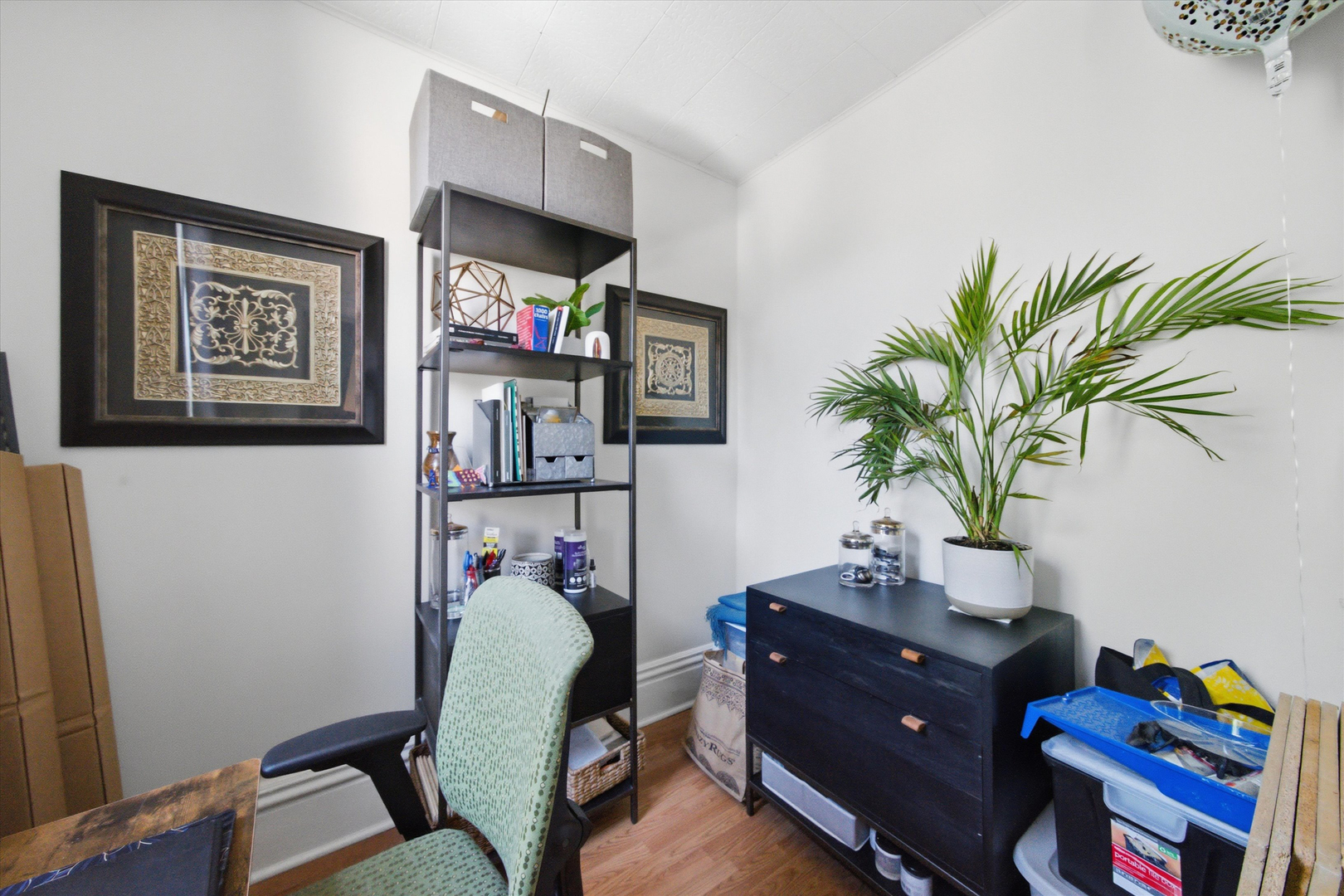 1433 W Superior Street
