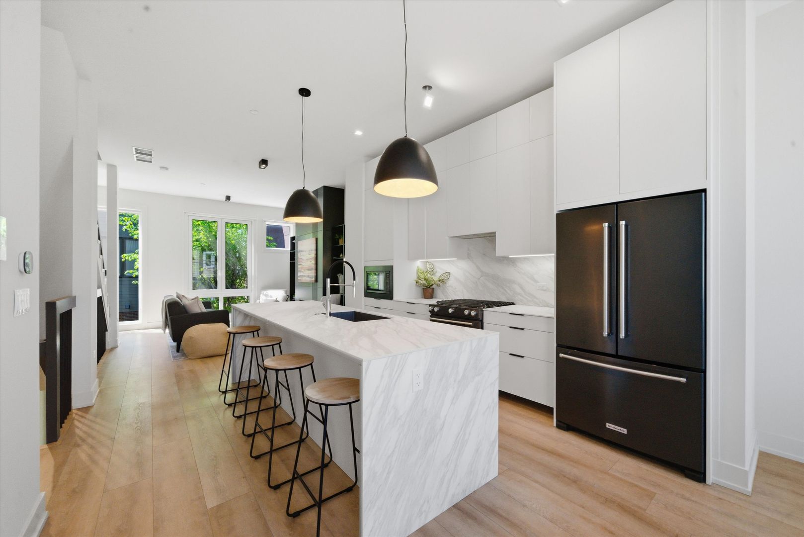 4250 W Belmont Avenue Unit: 6