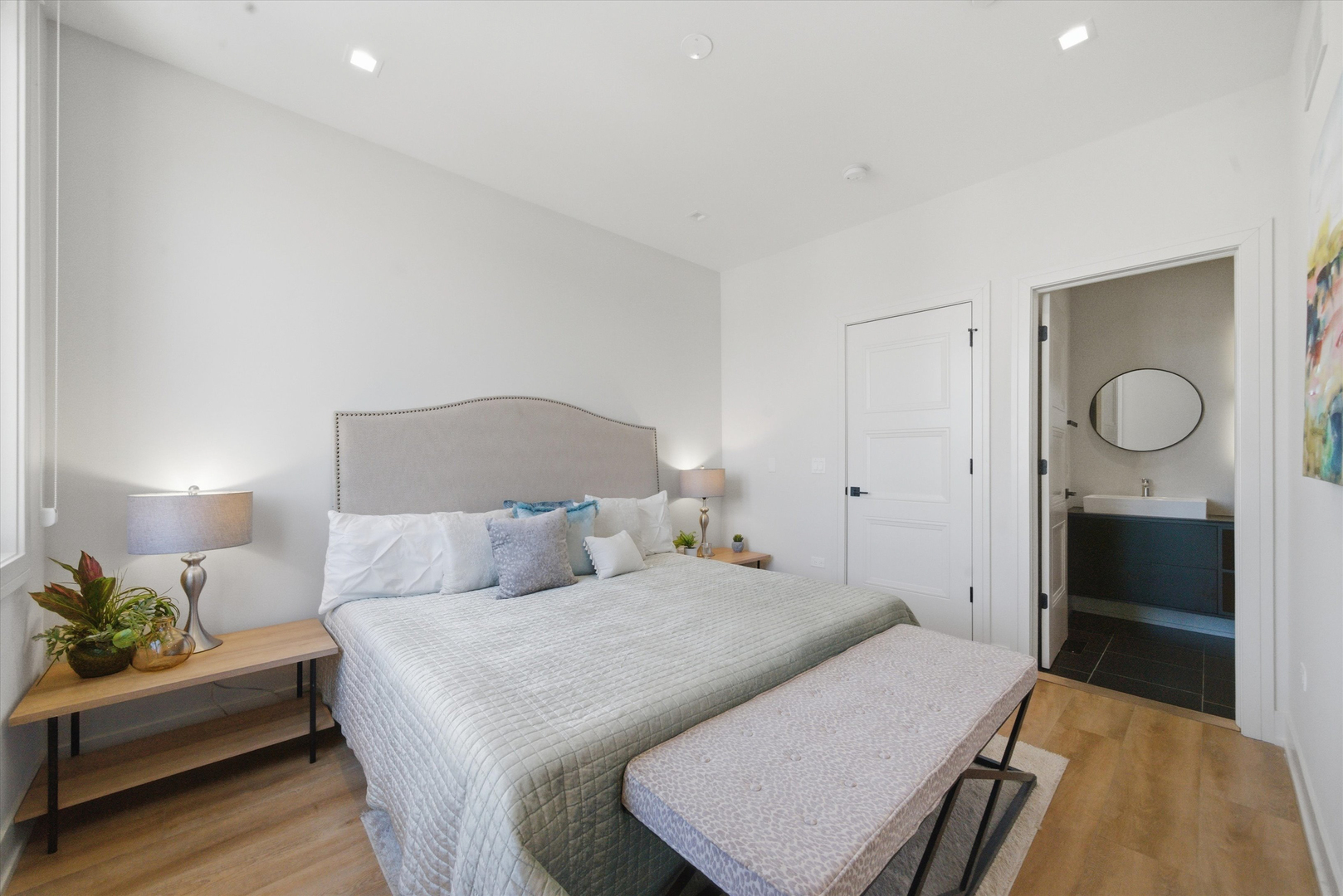 4250 W Belmont Avenue Unit: 6