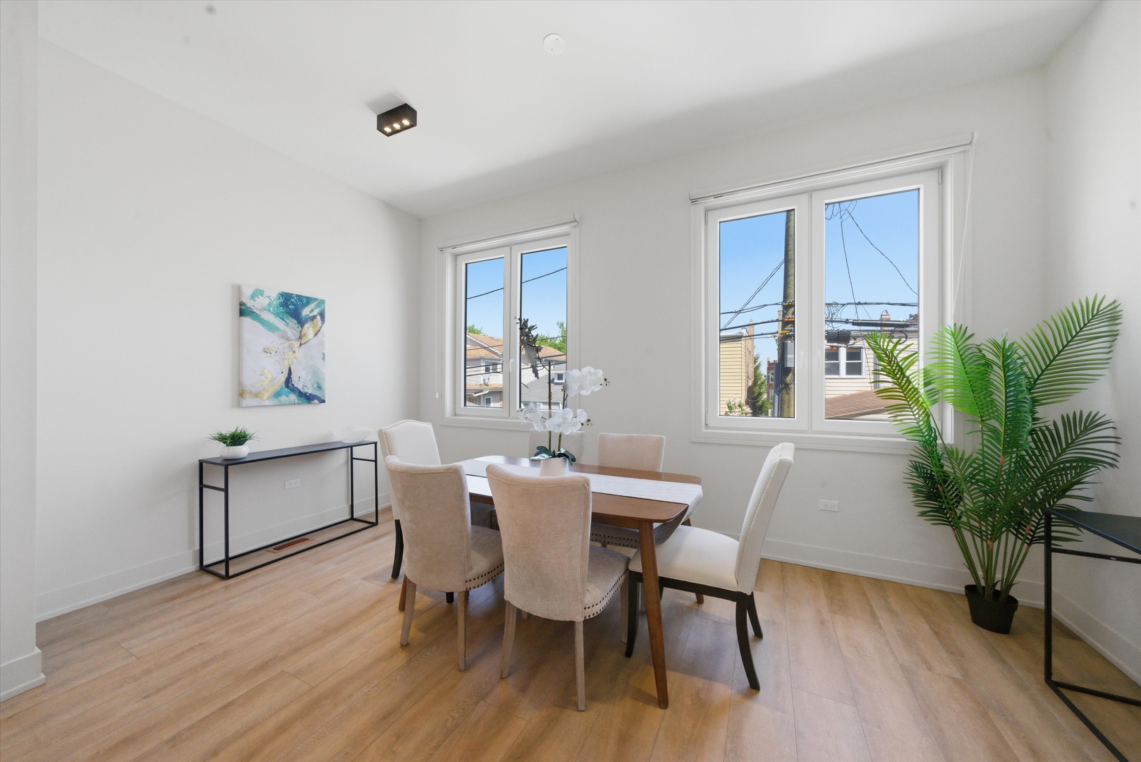 4250 W Belmont Avenue Unit: 6