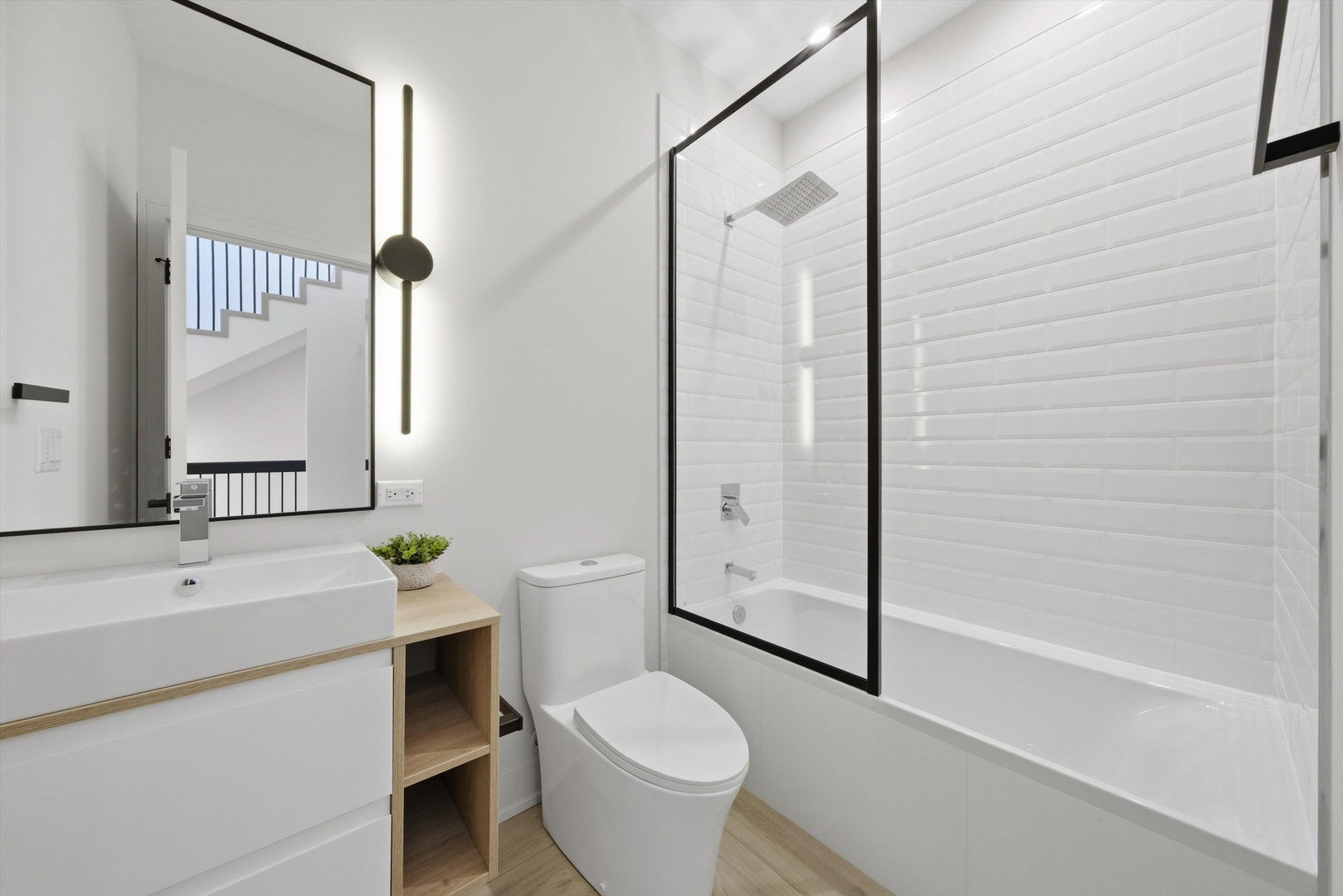4250 W Belmont Avenue Unit: 6