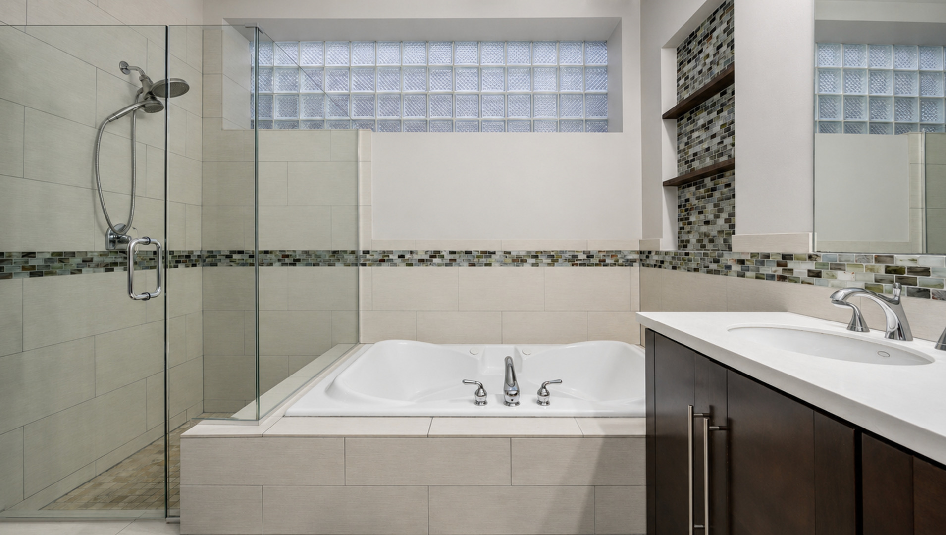 3824 N GREENVIEW Avenue Unit: 1