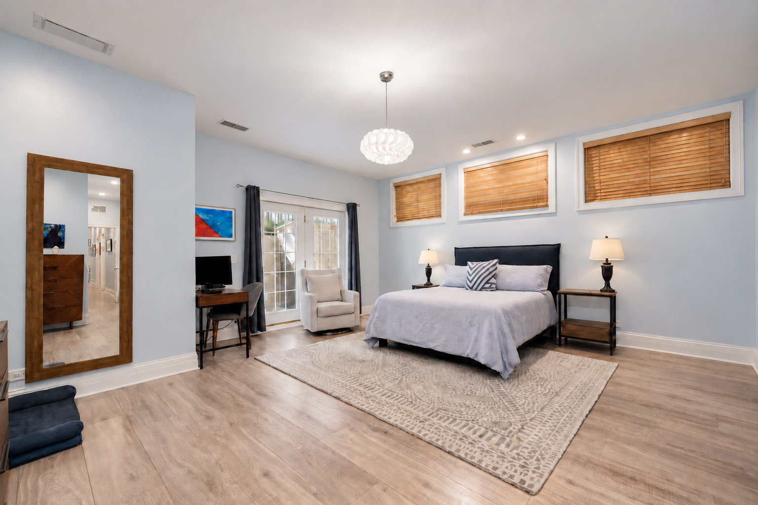 3824 N GREENVIEW Avenue Unit: 1