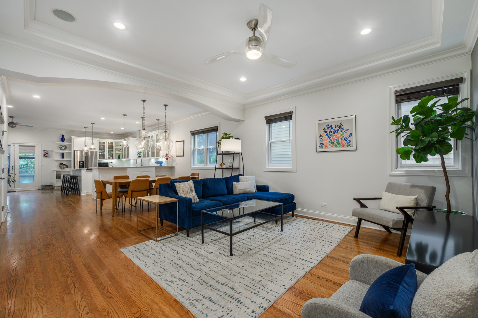 3824 N GREENVIEW Avenue Unit: 1