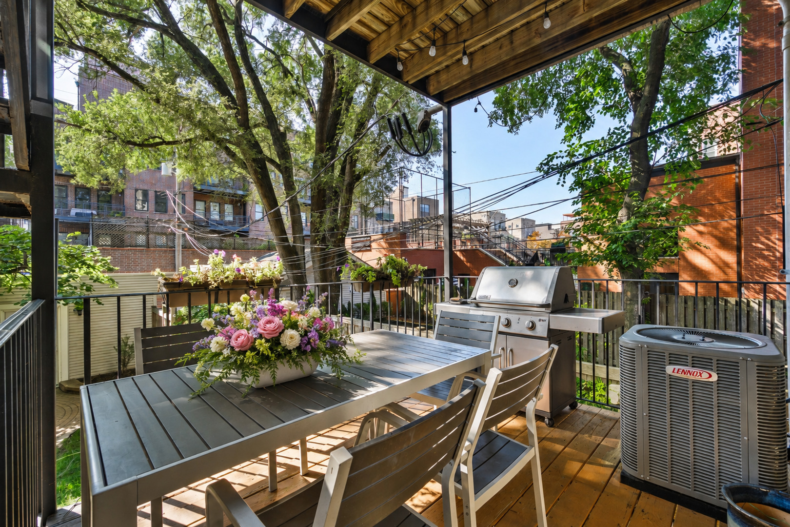 3824 N GREENVIEW Avenue Unit: 1