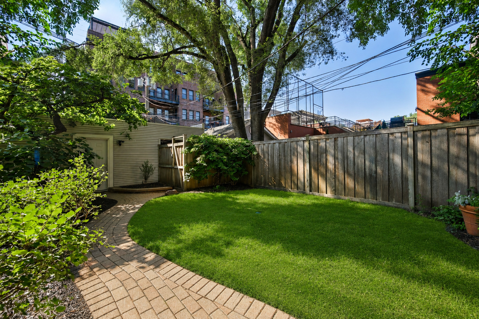 3824 N GREENVIEW Avenue Unit: 1