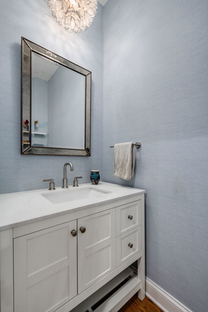 3824 N GREENVIEW Avenue Unit: 1