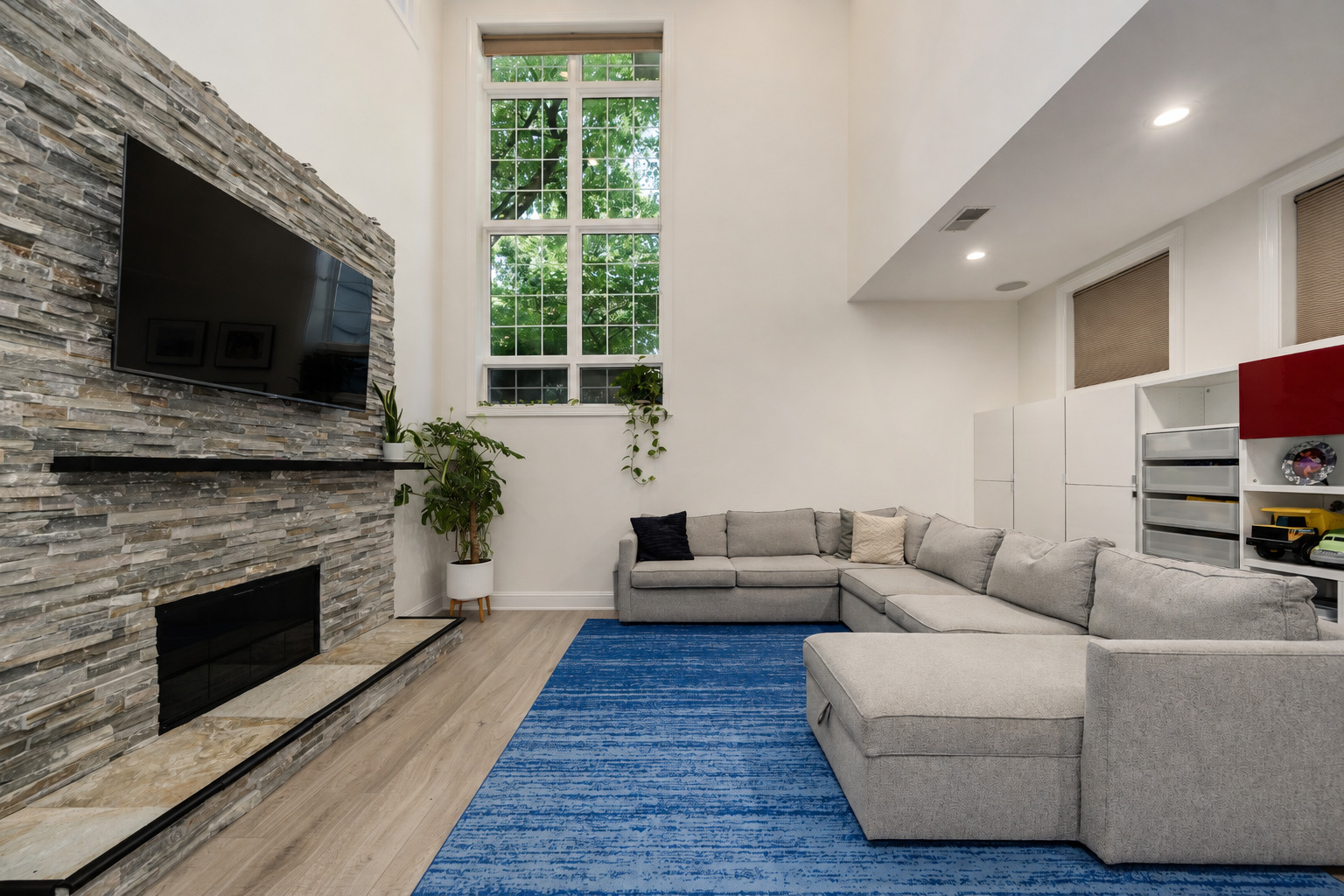 3824 N GREENVIEW Avenue Unit: 1