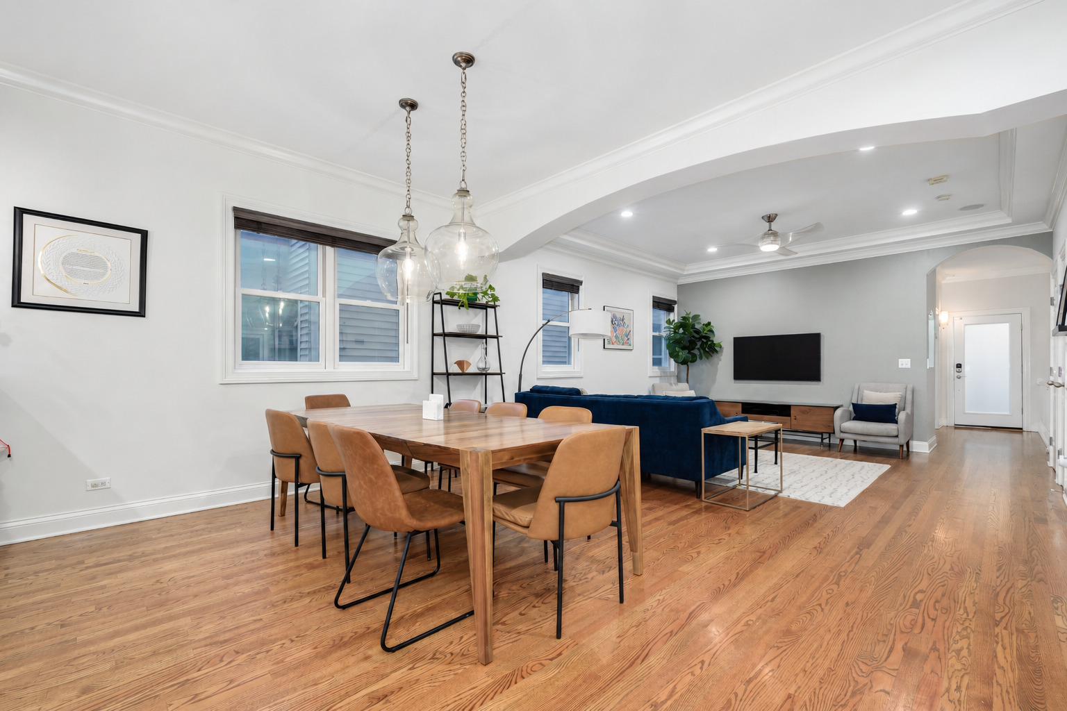 3824 N GREENVIEW Avenue Unit: 1
