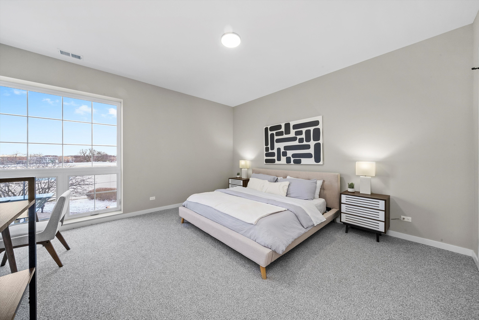 5830 N Lincoln Avenue Unit: 2S