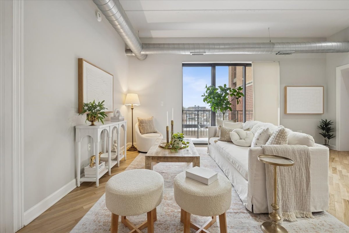 3125 W Fullerton Avenue Unit: 419