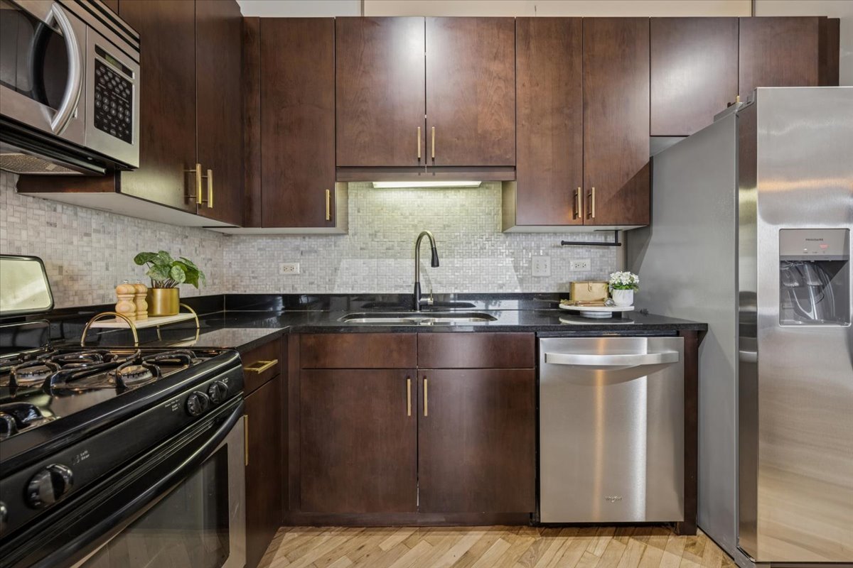 3125 W Fullerton Avenue Unit: 419