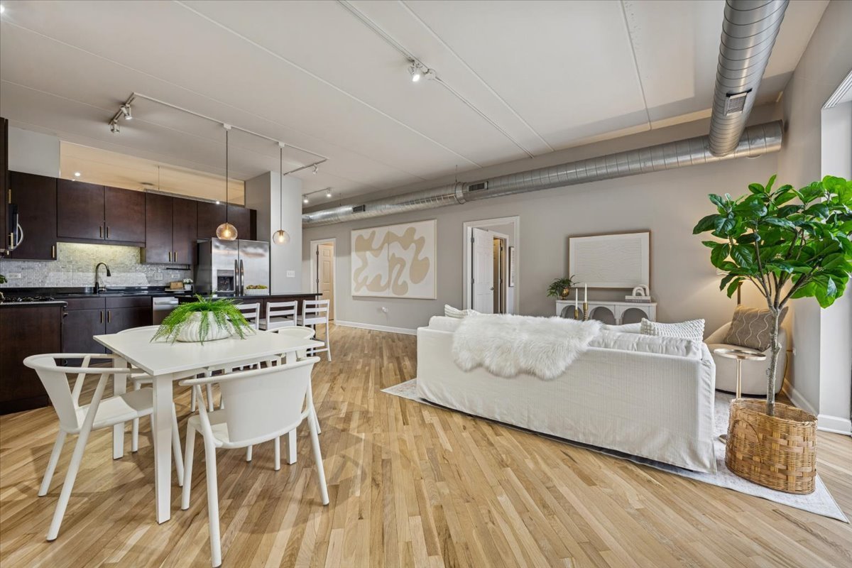 3125 W Fullerton Avenue Unit: 419