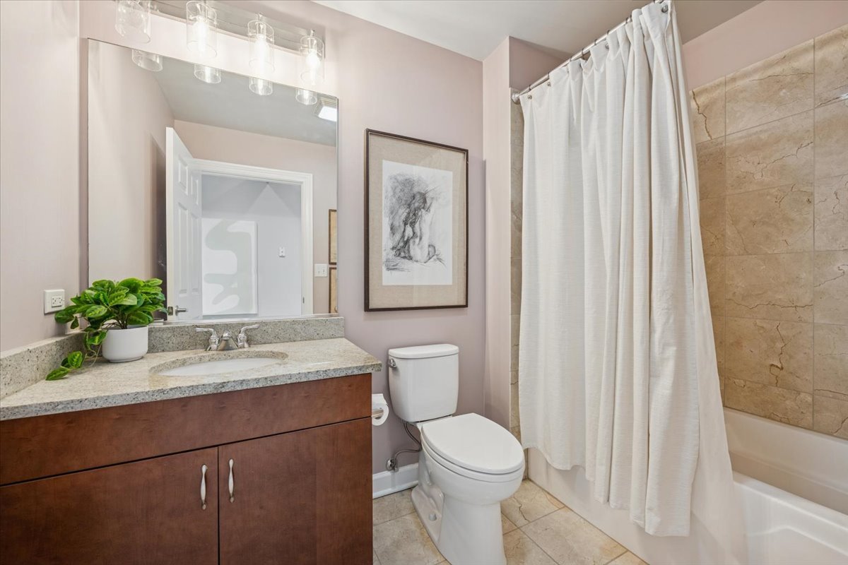 3125 W Fullerton Avenue Unit: 419