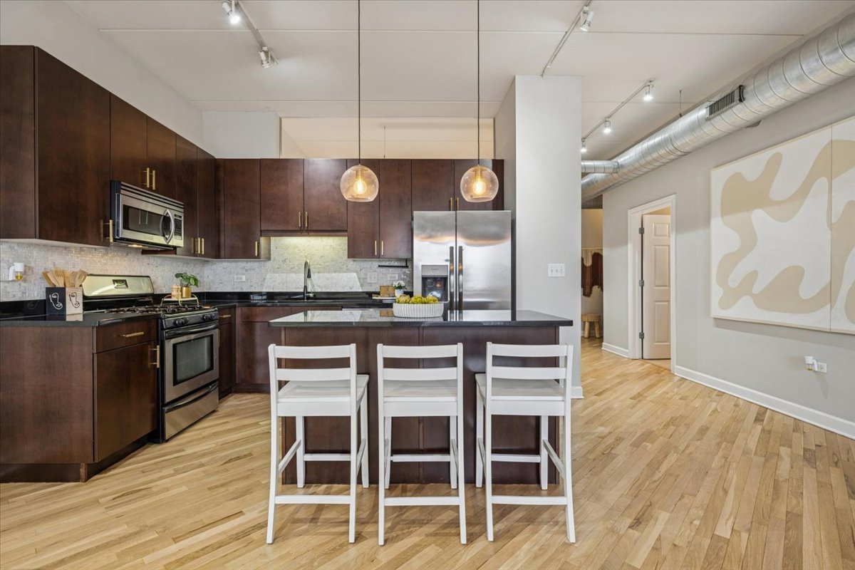 3125 W Fullerton Avenue Unit: 419