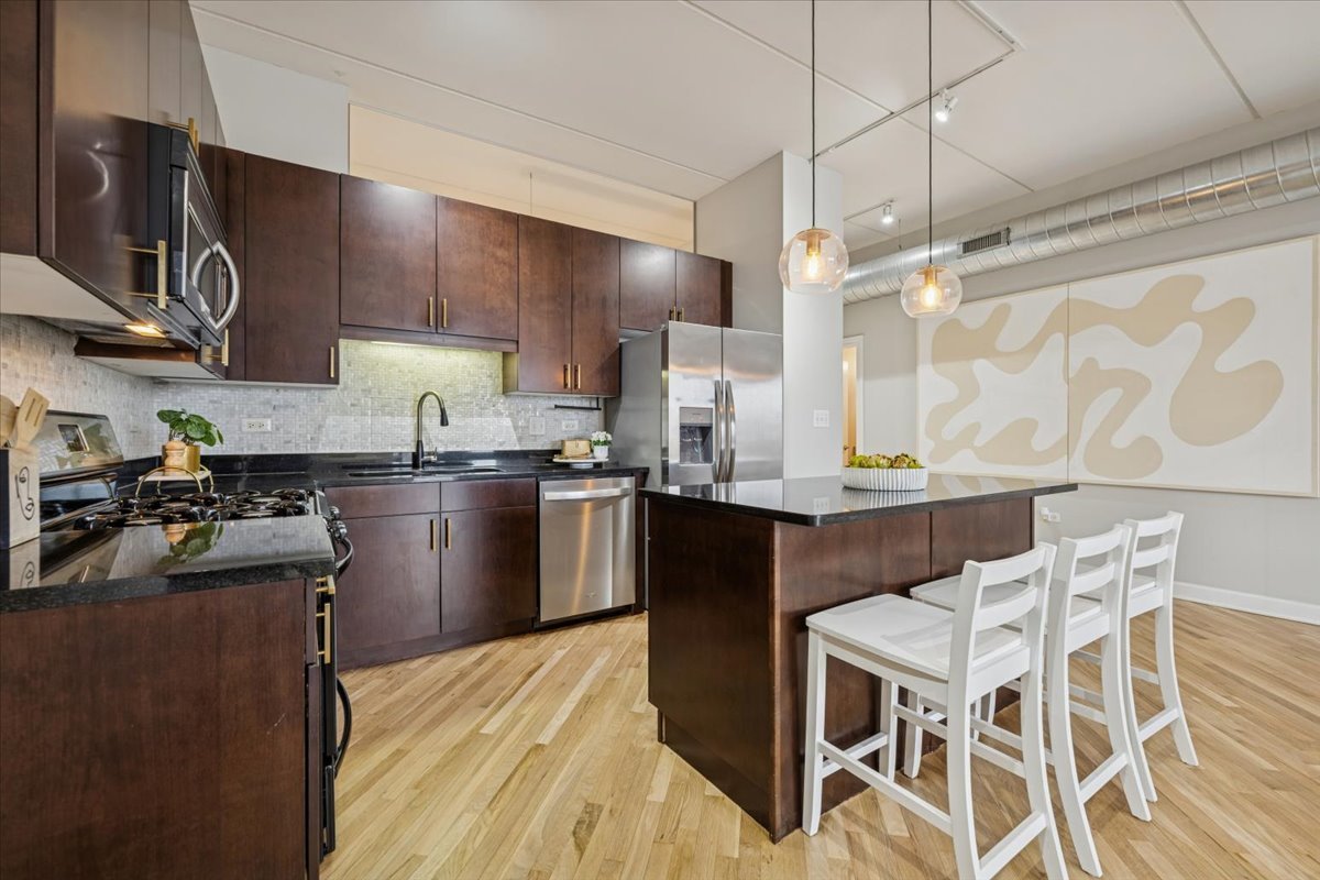 3125 W Fullerton Avenue Unit: 419