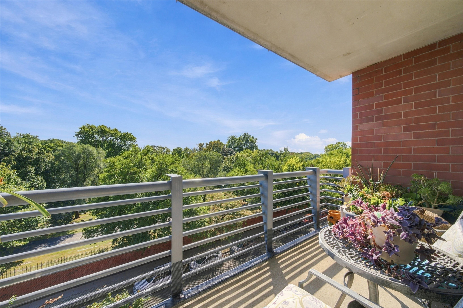 1100 W Montrose Avenue Unit: 502