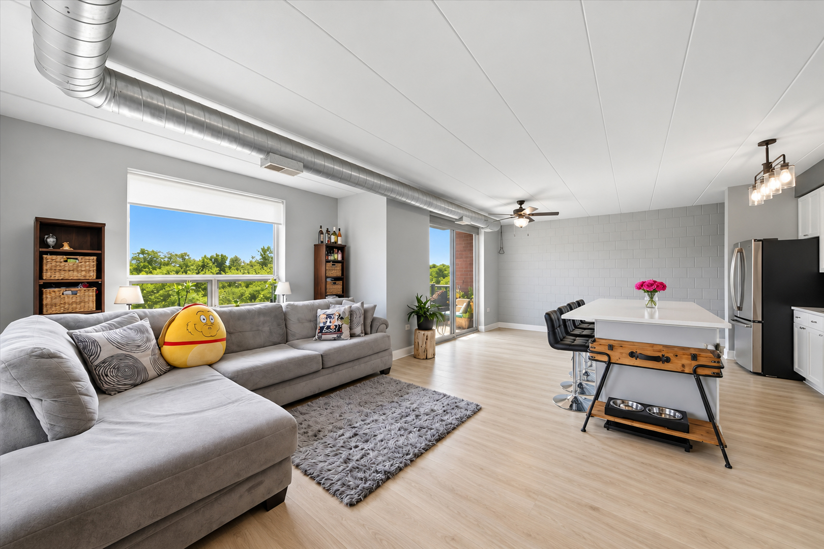 1100 W Montrose Avenue Unit: 502