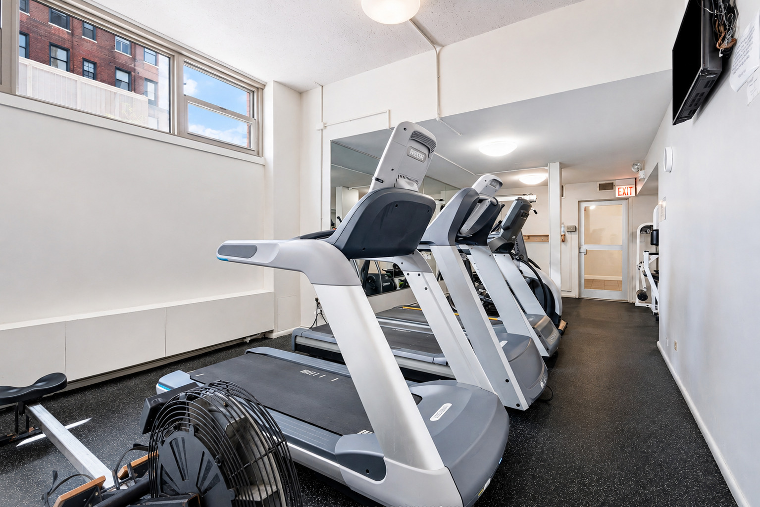 1550 N Lake Shore Drive Unit: 23E