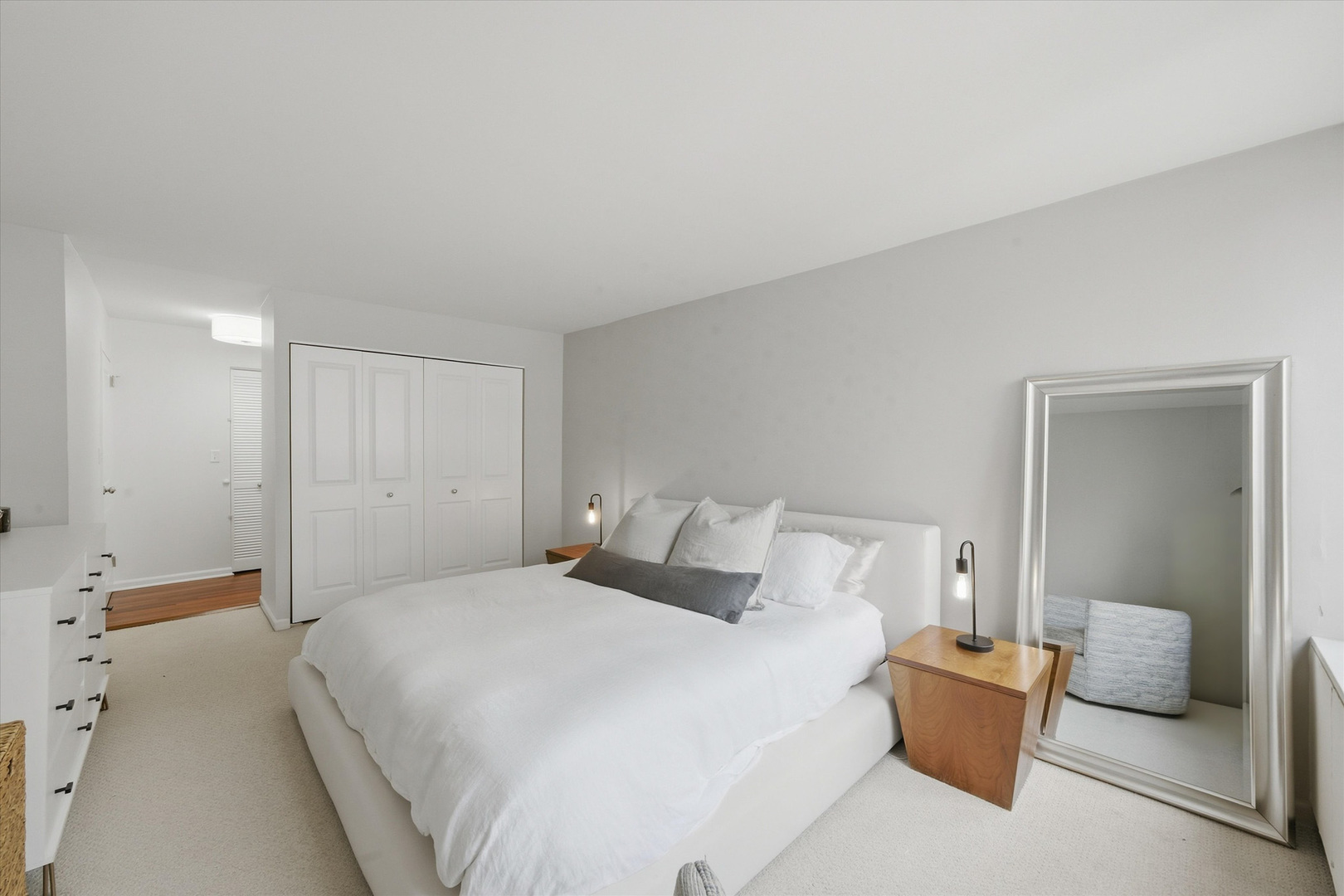222 E Pearson Street Unit: 1901