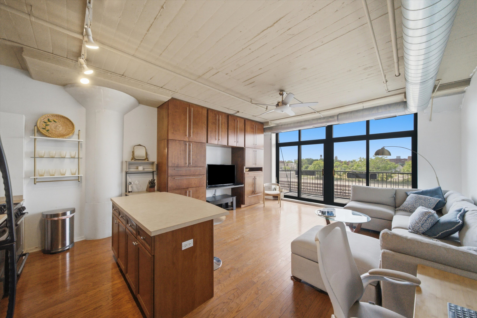 1525 S Sangamon Street Unit: 311