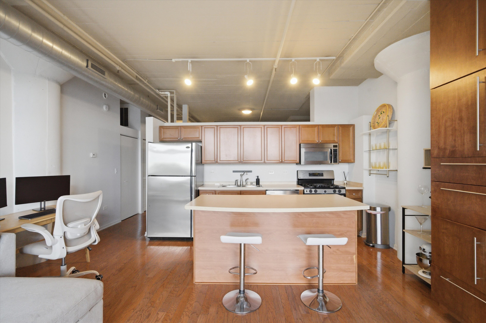 1525 S Sangamon Street Unit: 311