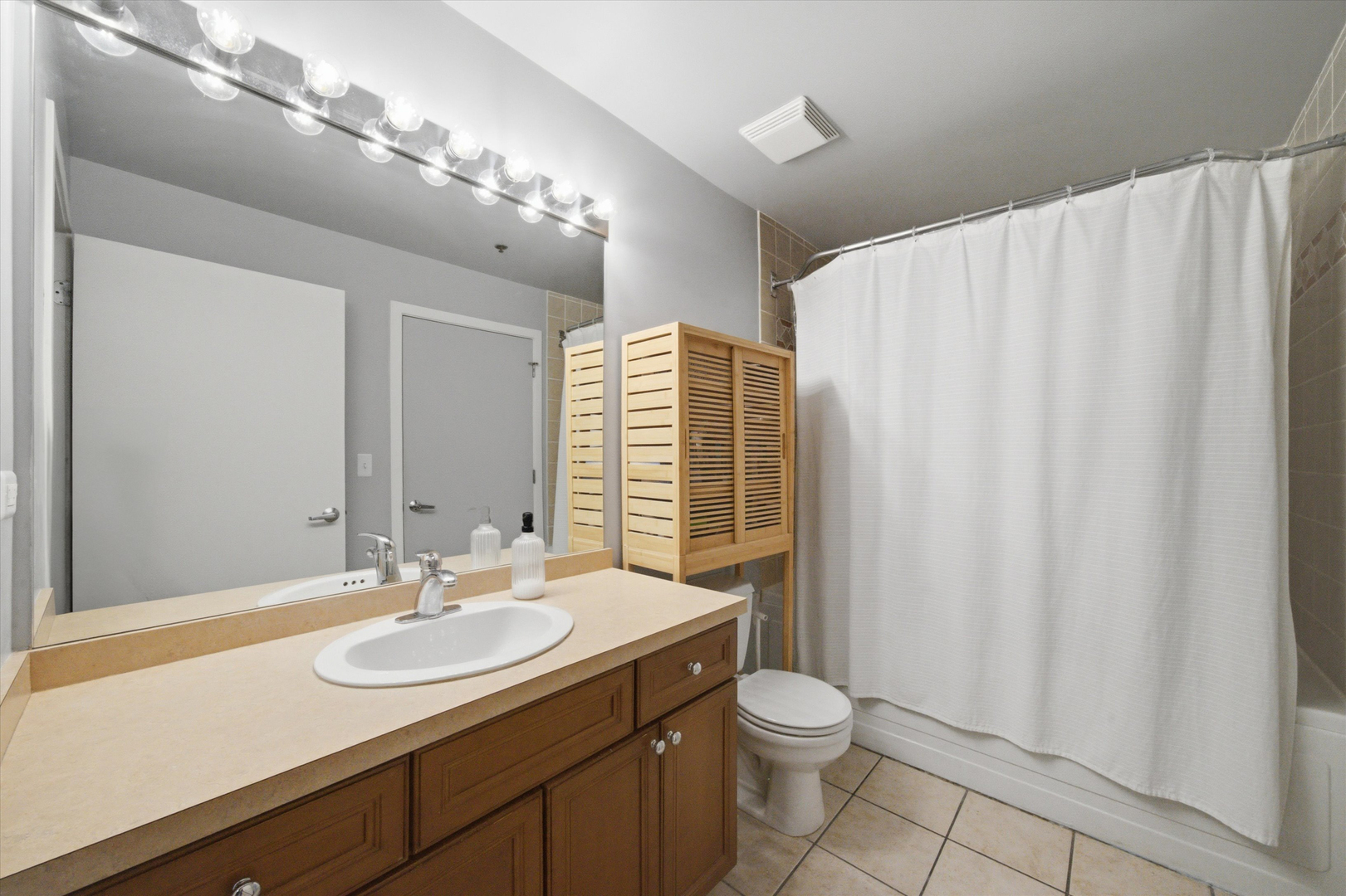 1525 S Sangamon Street Unit: 311