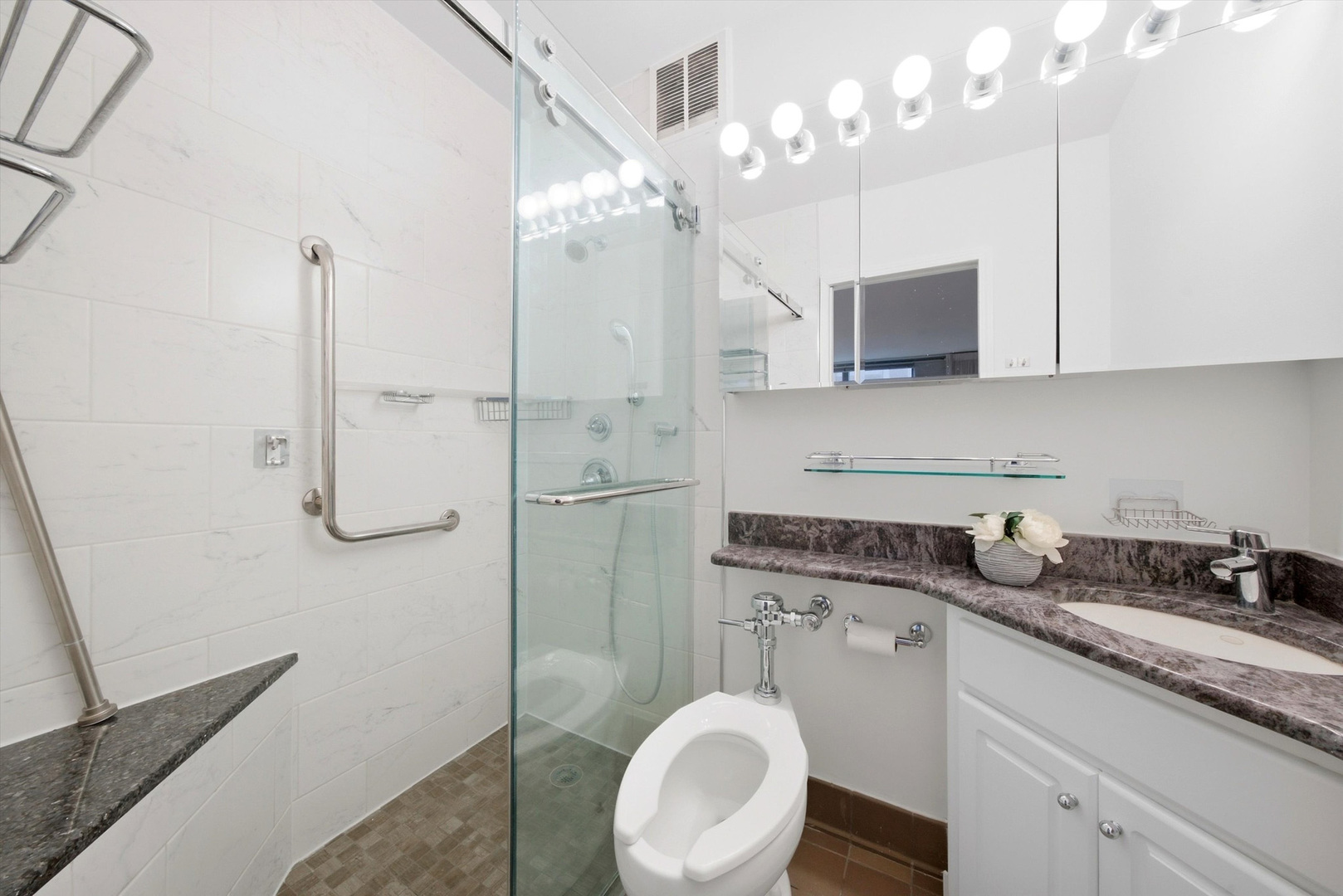 777 N Michigan Avenue Unit: 3100