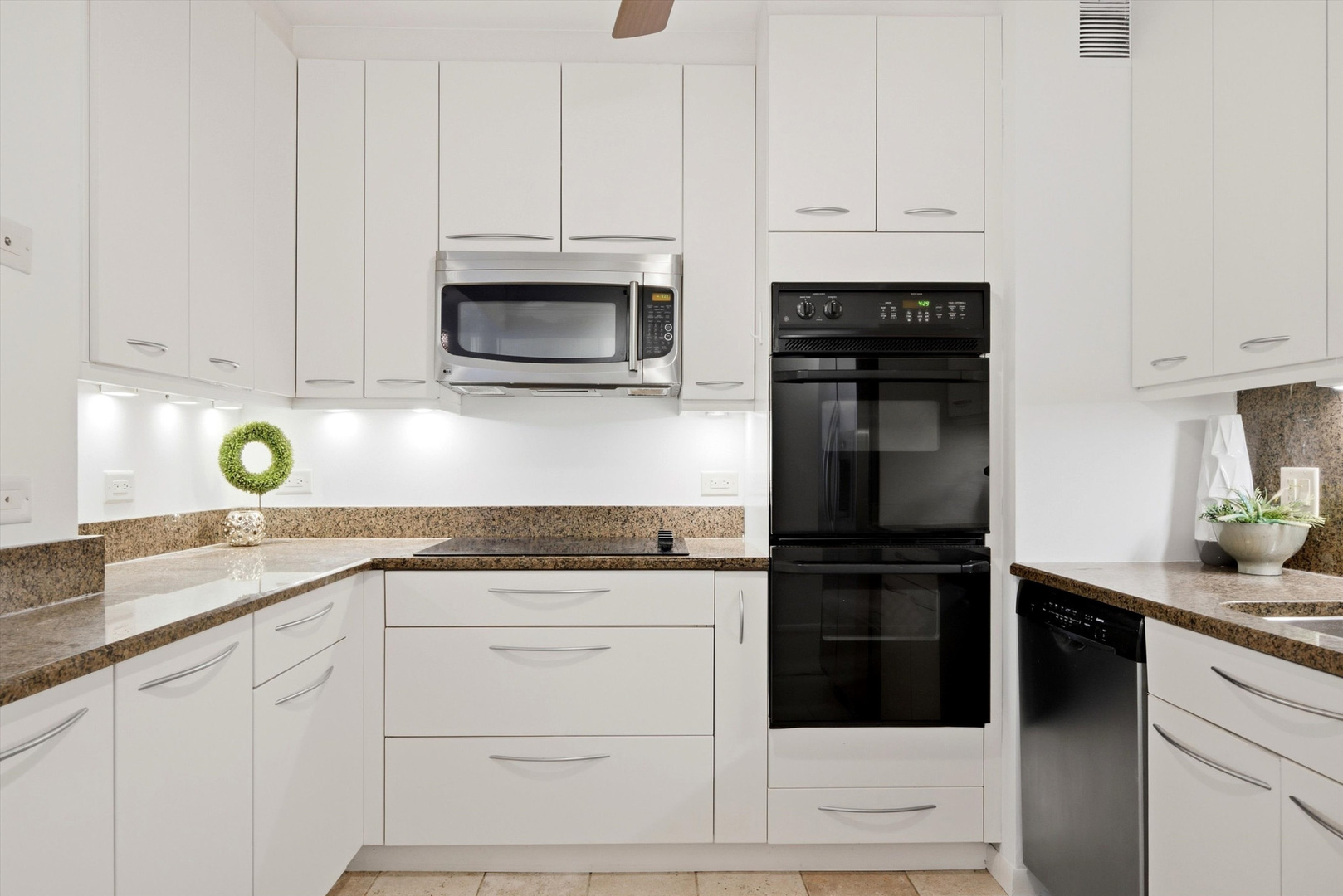777 N Michigan Avenue Unit: 3100