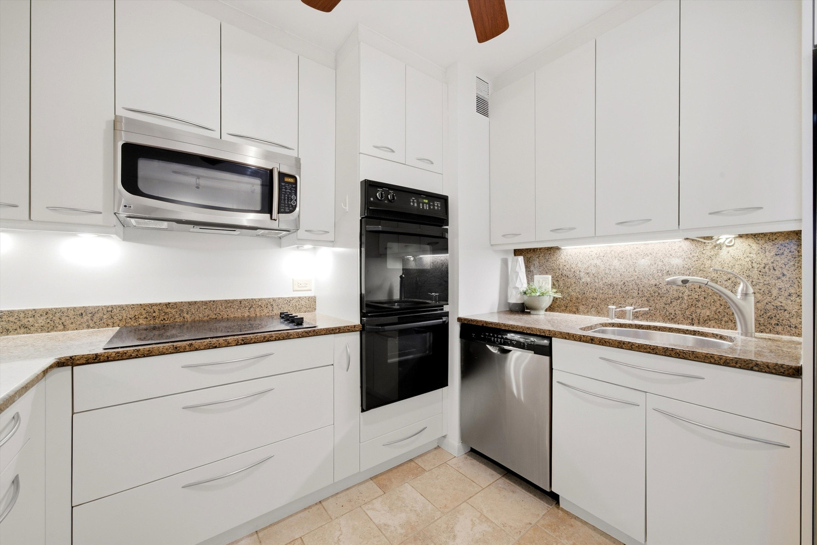 777 N Michigan Avenue Unit: 3100