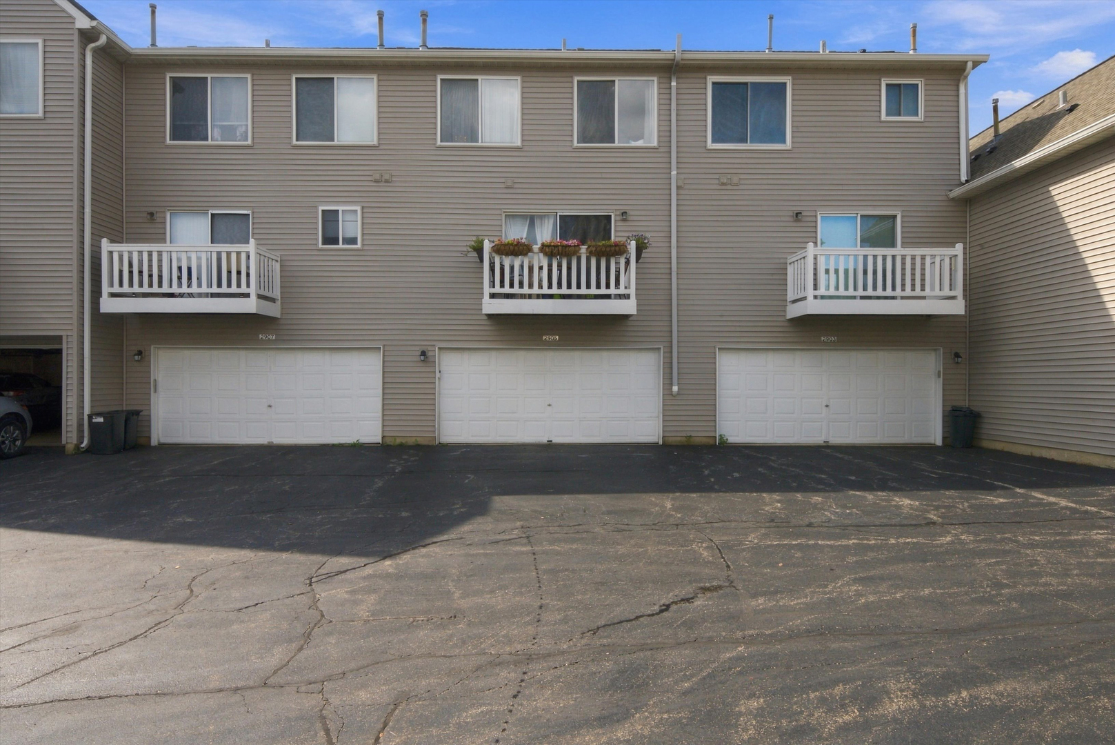 2905 Shelly Lane