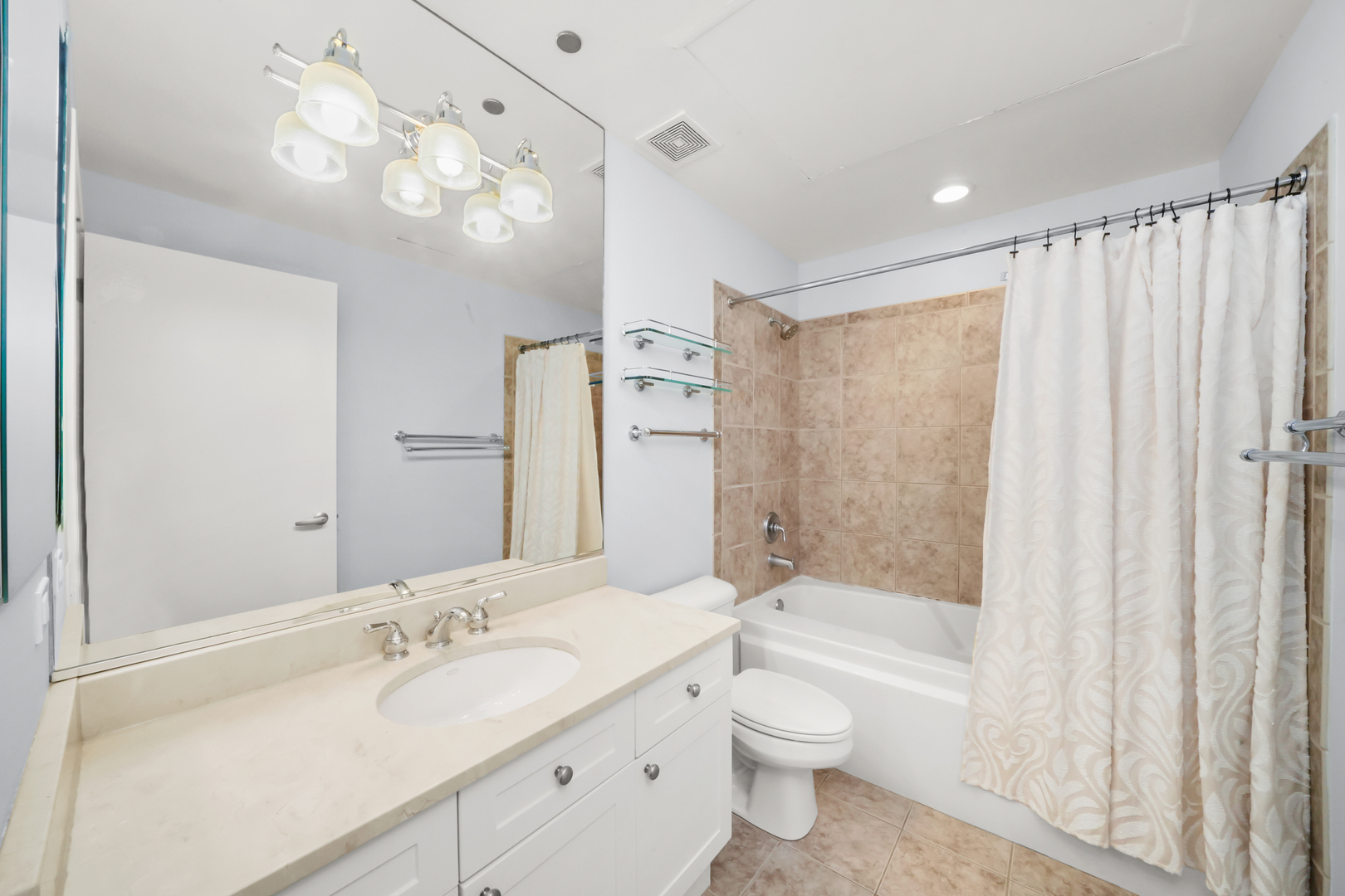 900 N Kingsbury Street Unit: 971