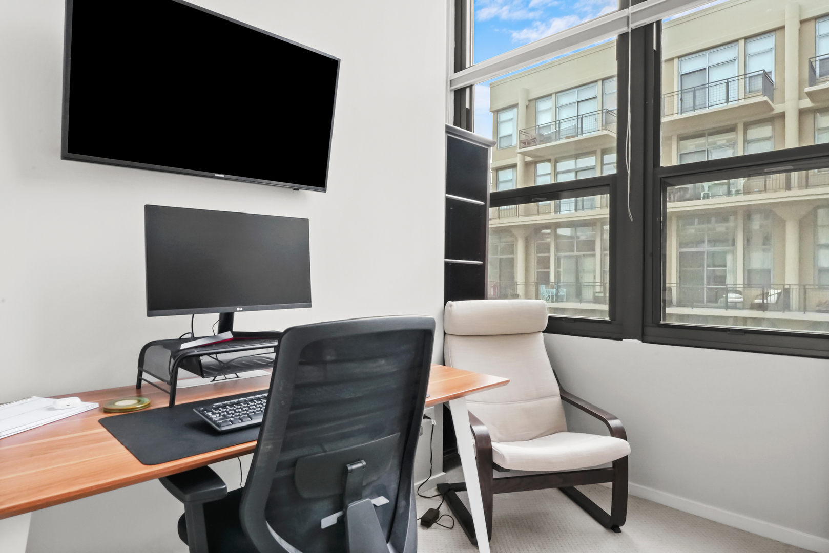 900 N Kingsbury Street Unit: 971