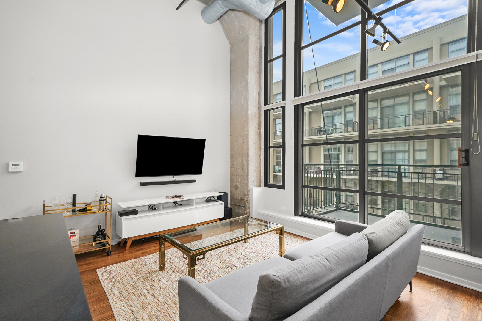 900 N Kingsbury Street Unit: 971