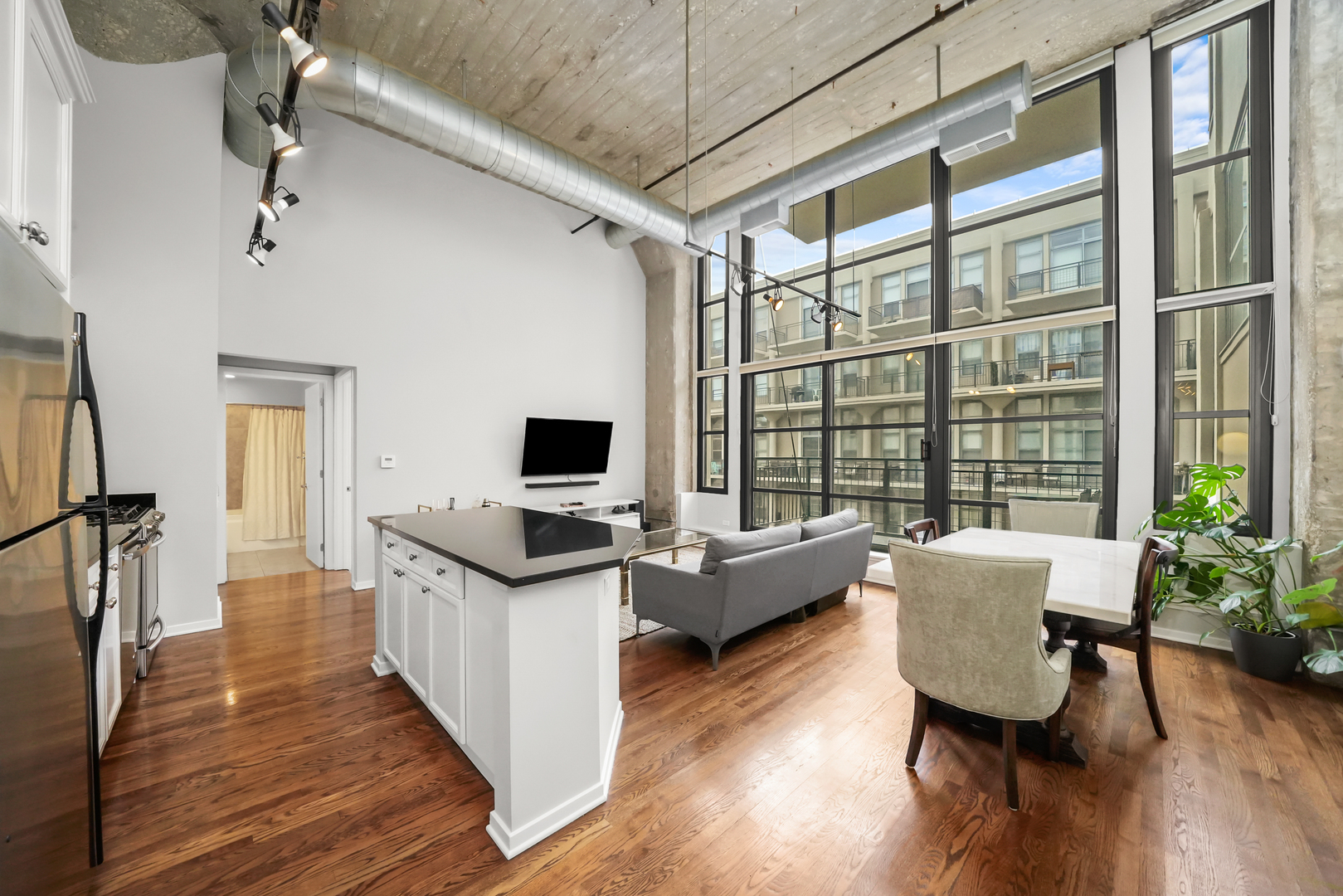 900 N Kingsbury Street Unit: 971