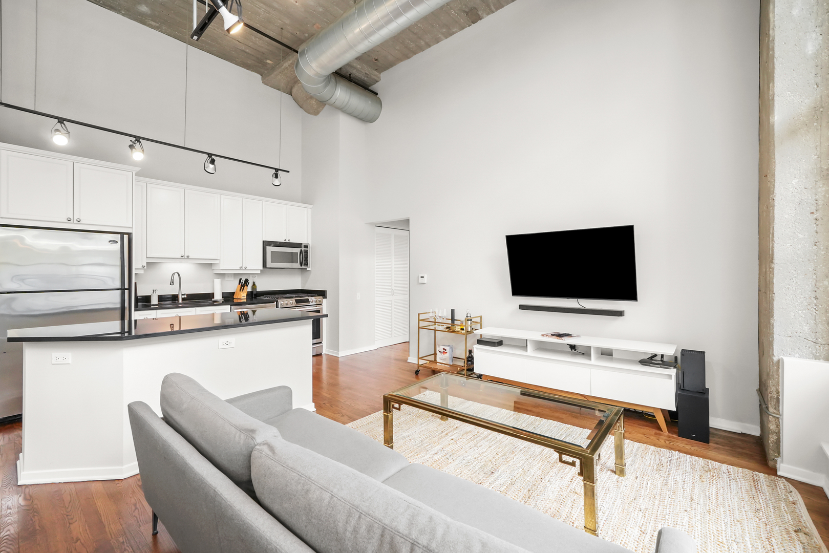 900 N Kingsbury Street Unit: 971