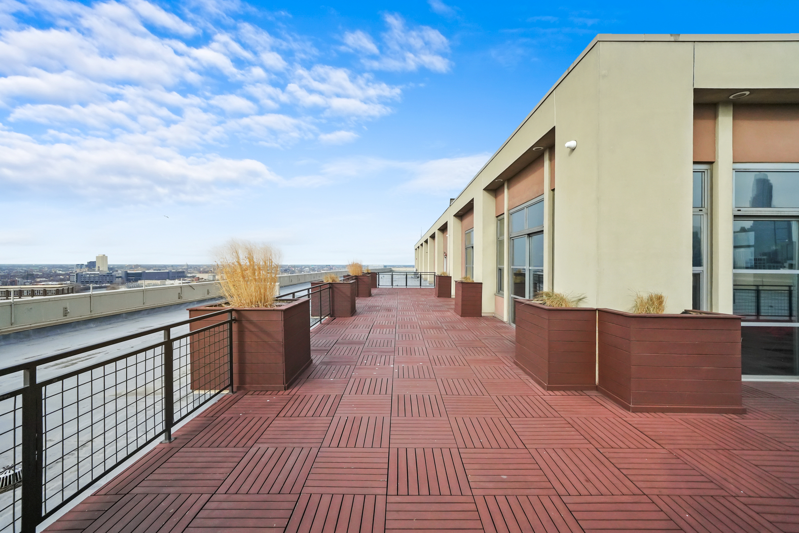 900 N Kingsbury Street Unit: 971