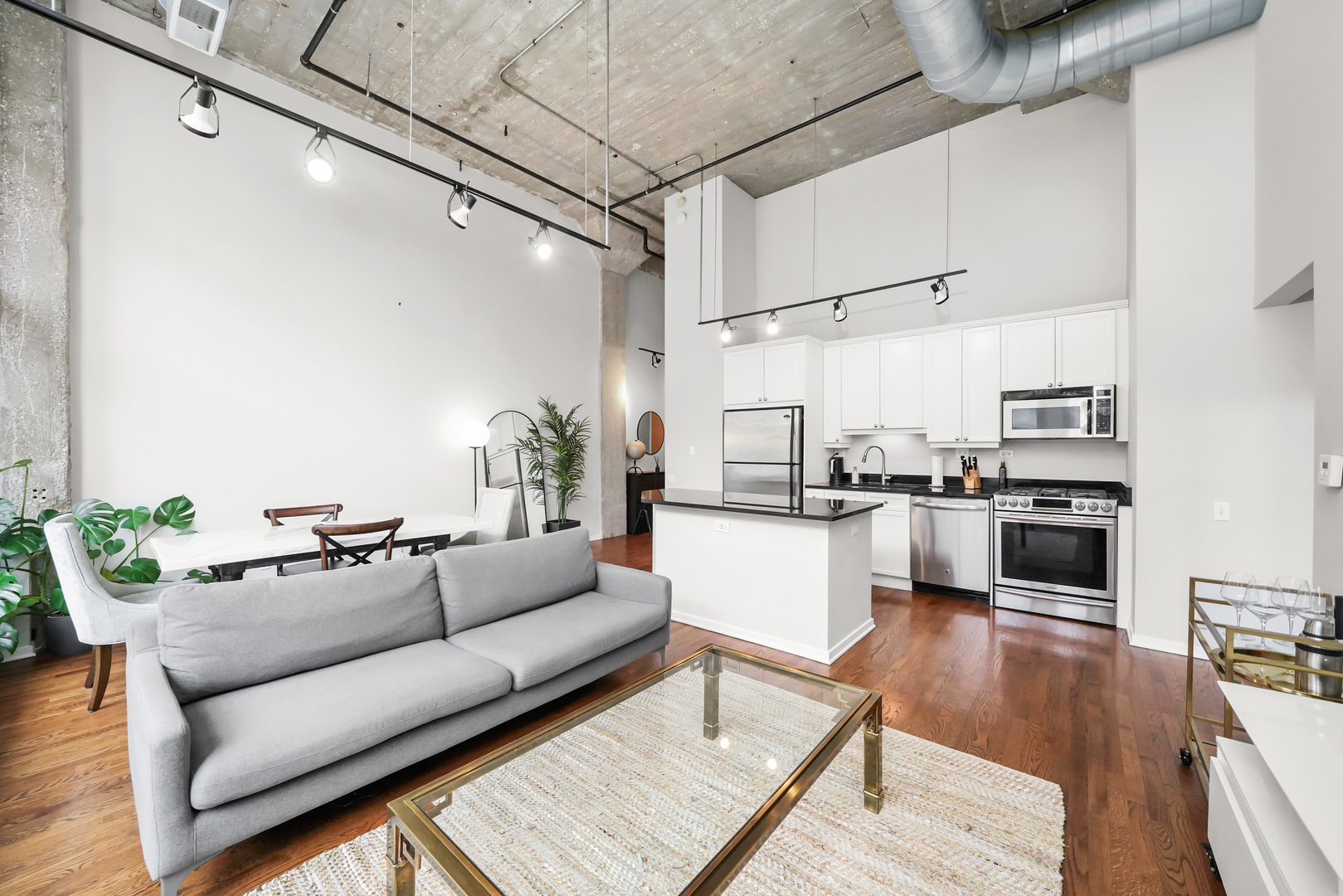 900 N Kingsbury Street Unit: 971