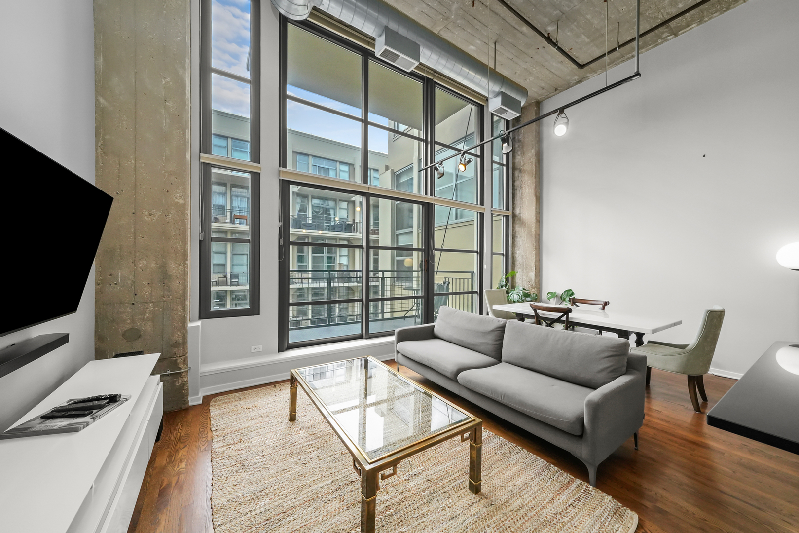 900 N Kingsbury Street Unit: 971