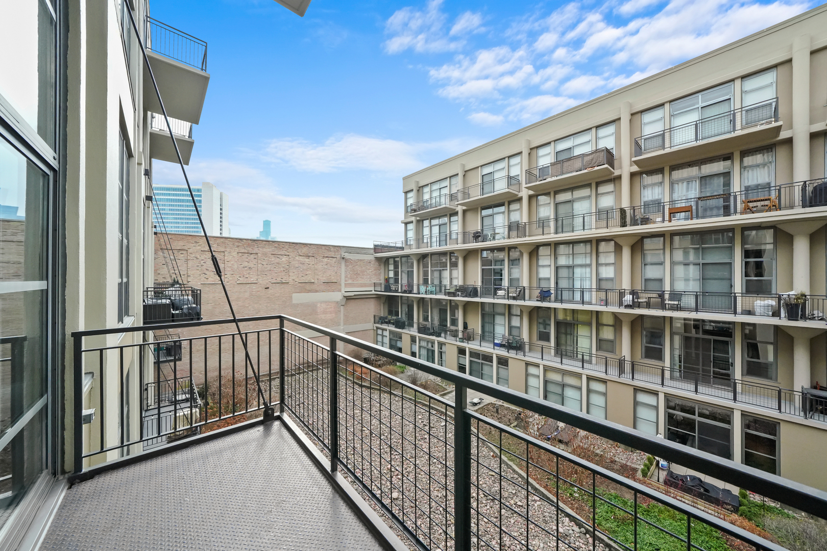 900 N Kingsbury Street Unit: 971