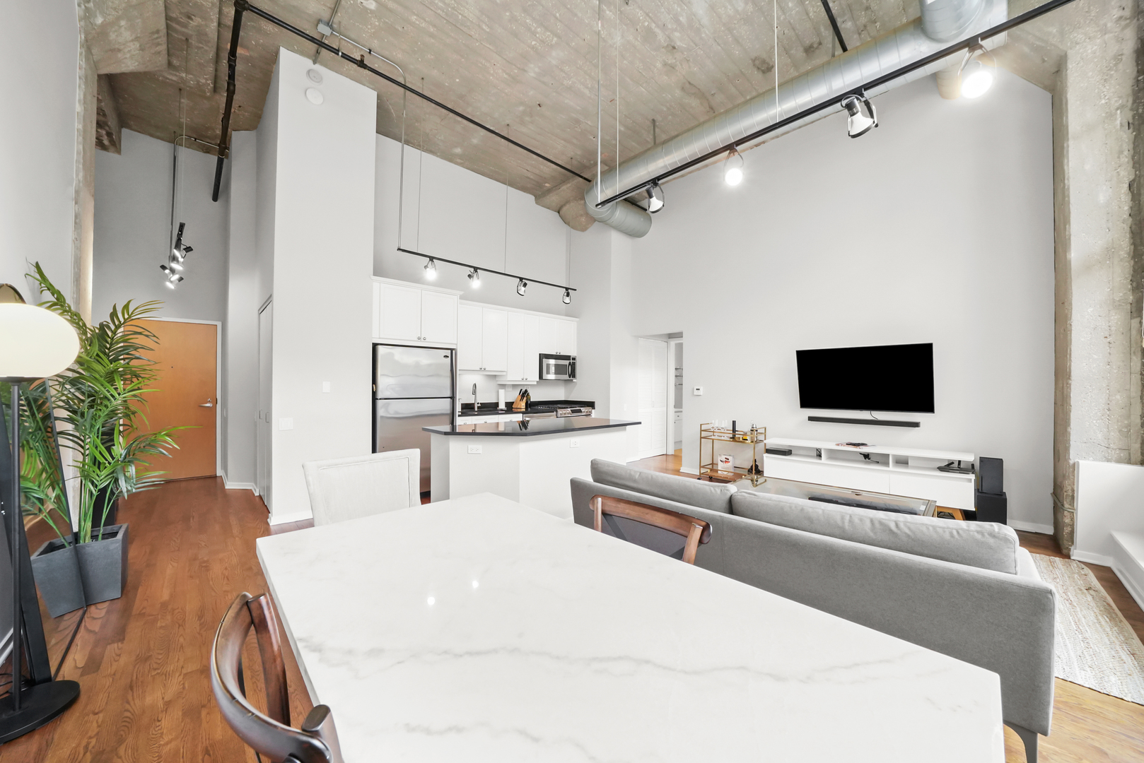 900 N Kingsbury Street Unit: 971